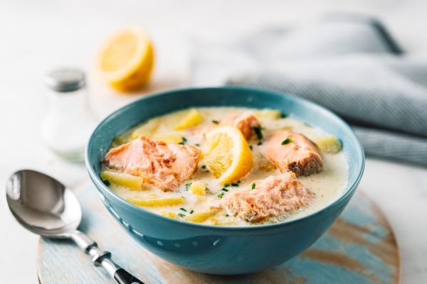 sopa de pescado con limon y jengibre para menu semanal para kapha